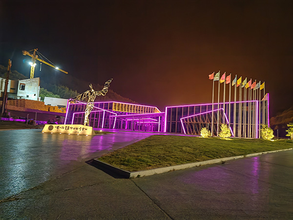 城市亮化是现代城市建设的重要组成部分，它不仅可以美化城市的夜景，还能提升城市的整体形象。随着科技的不断进步，城市亮化也得到了更多的关注和创新。本文将介绍一些关于城市亮化的创意和技术，帮助读者了解和田县城市亮化的重要性以及如何进行和田县城市亮化的规划和实施。