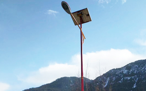 如何选择高质量的和田县太阳能路灯材料：全方位指南