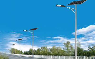 农村道路装和田县太阳能路灯选多大瓦数实测