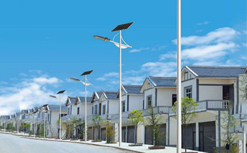 和田县太阳能路灯配置与在乡村道路照明中的应用