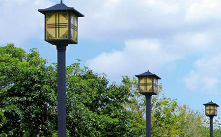 太阳能和田县庭院灯怎么选亮度与续航更耐用